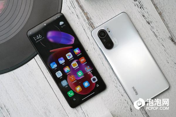 悦倍网 新老旗舰杀成一片，3000元档旗舰手机怎么选？