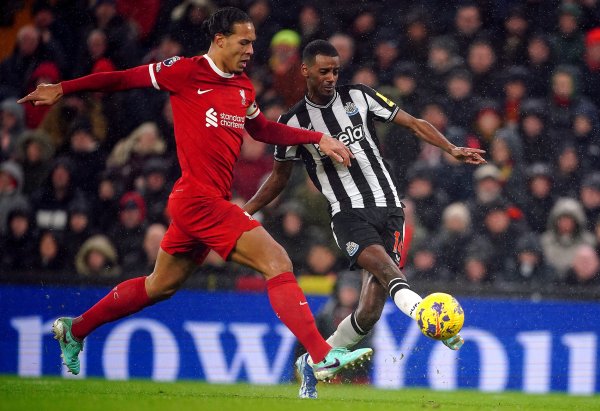 鼎合网配资 英媒: 利物浦仍在寻找前锋和中卫, 目标伊萨克和格伊